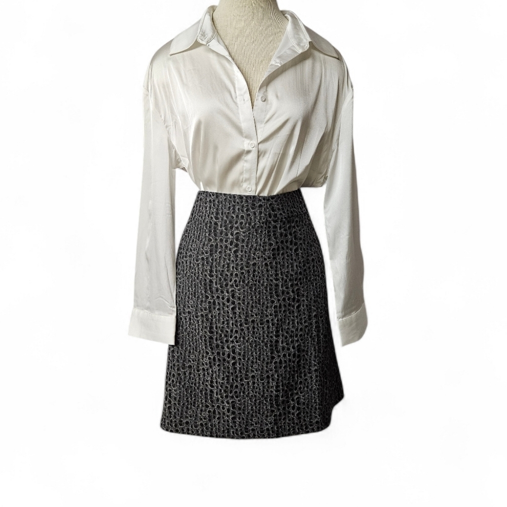 Ann Taylor Pencil Skirt In Textured Bi Stretch In Gray And Black Size 6 NWT